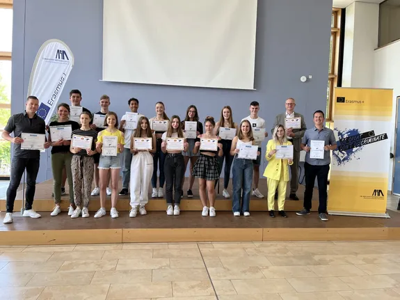 Gruppenbild bei der Erasmus Zertifikatsverleihung 2022